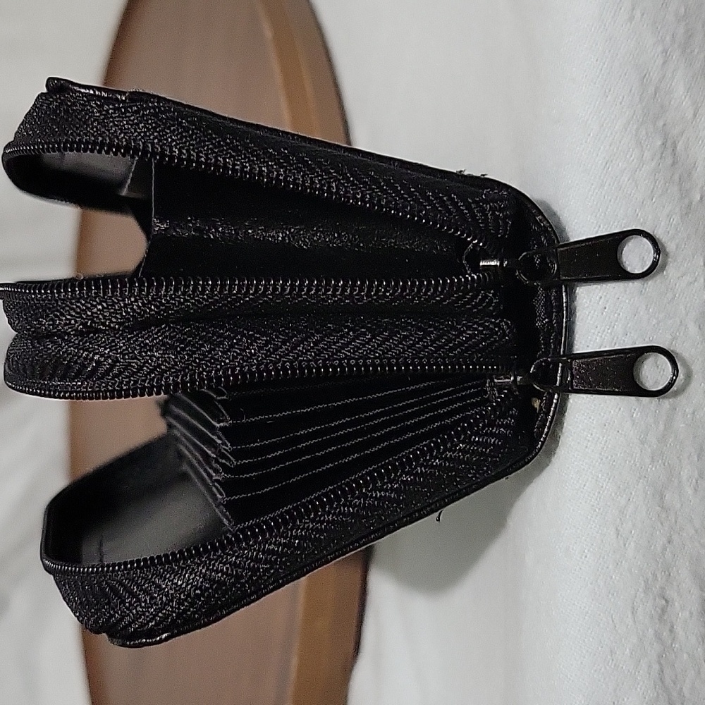 Buxton Black Leather Card Wallet Mint Condition - Picture 4 of 6